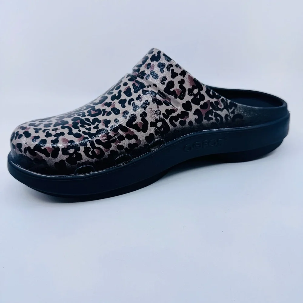 OOFOS Leopard-Print Slip-On Clog in Black and Pink